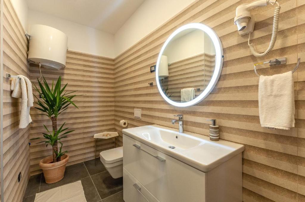 X Boutique Marinac Studio Apartments & Rooms Sibenik Ngoại thất bức ảnh