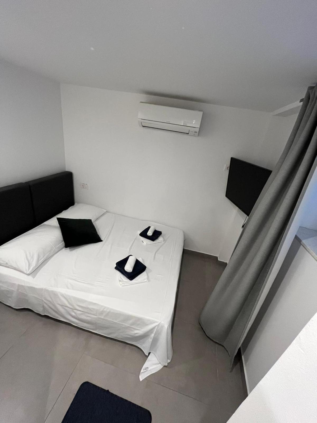 X Boutique Marinac Studio Apartments & Rooms Sibenik Ngoại thất bức ảnh