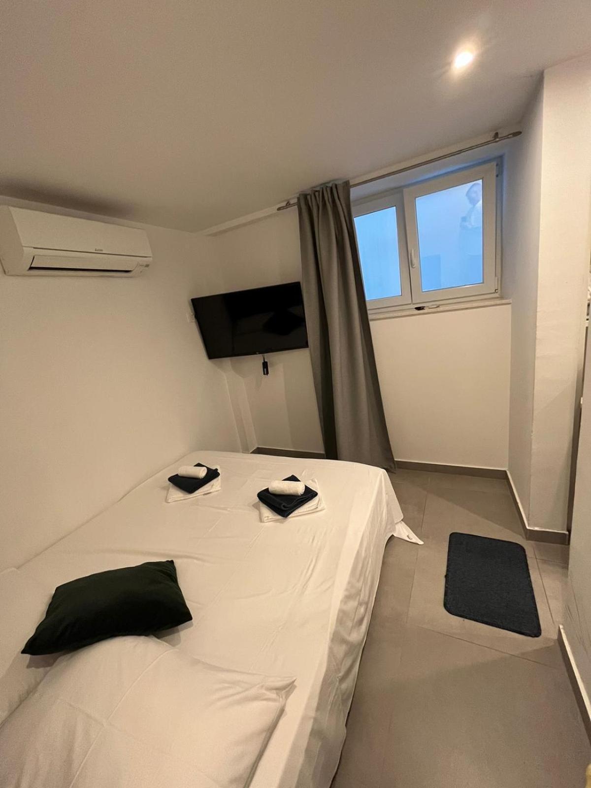 X Boutique Marinac Studio Apartments & Rooms Sibenik Ngoại thất bức ảnh